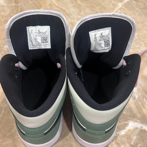 Nike Jordan Mid - Picture 7 of 7